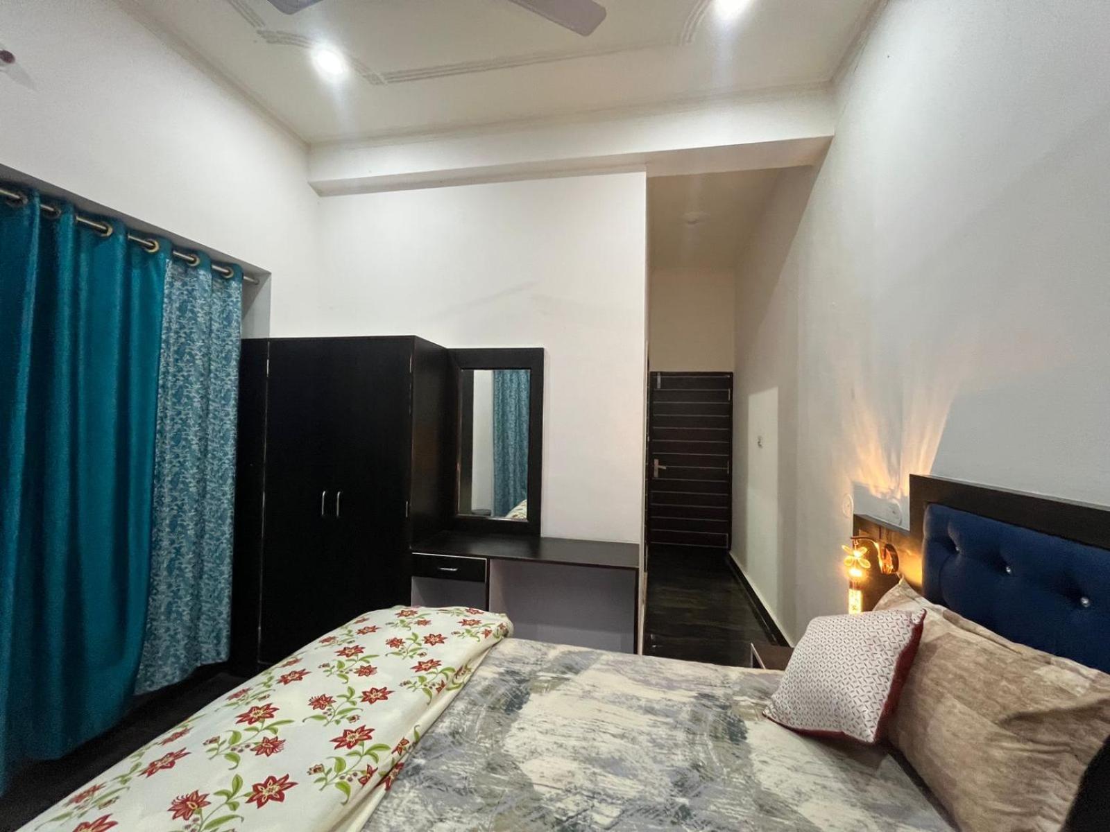 La Calma Homestay Khajuraho Exterior photo